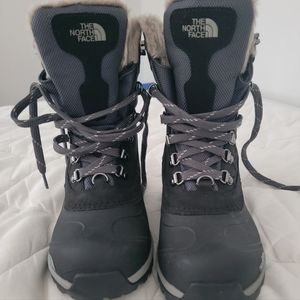 The North Face Chilkat 400 NF00CM67KZ2 Women's Black & Gray Snow Boots ONF1178